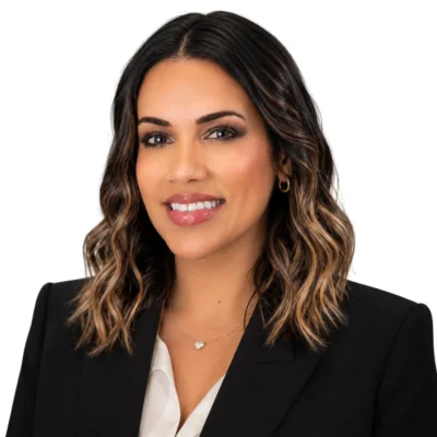 Portrait of Janys Hernandez, experienced bilingual dental professional at Rafael E. Cordero DDS PA with 19 years in patient care