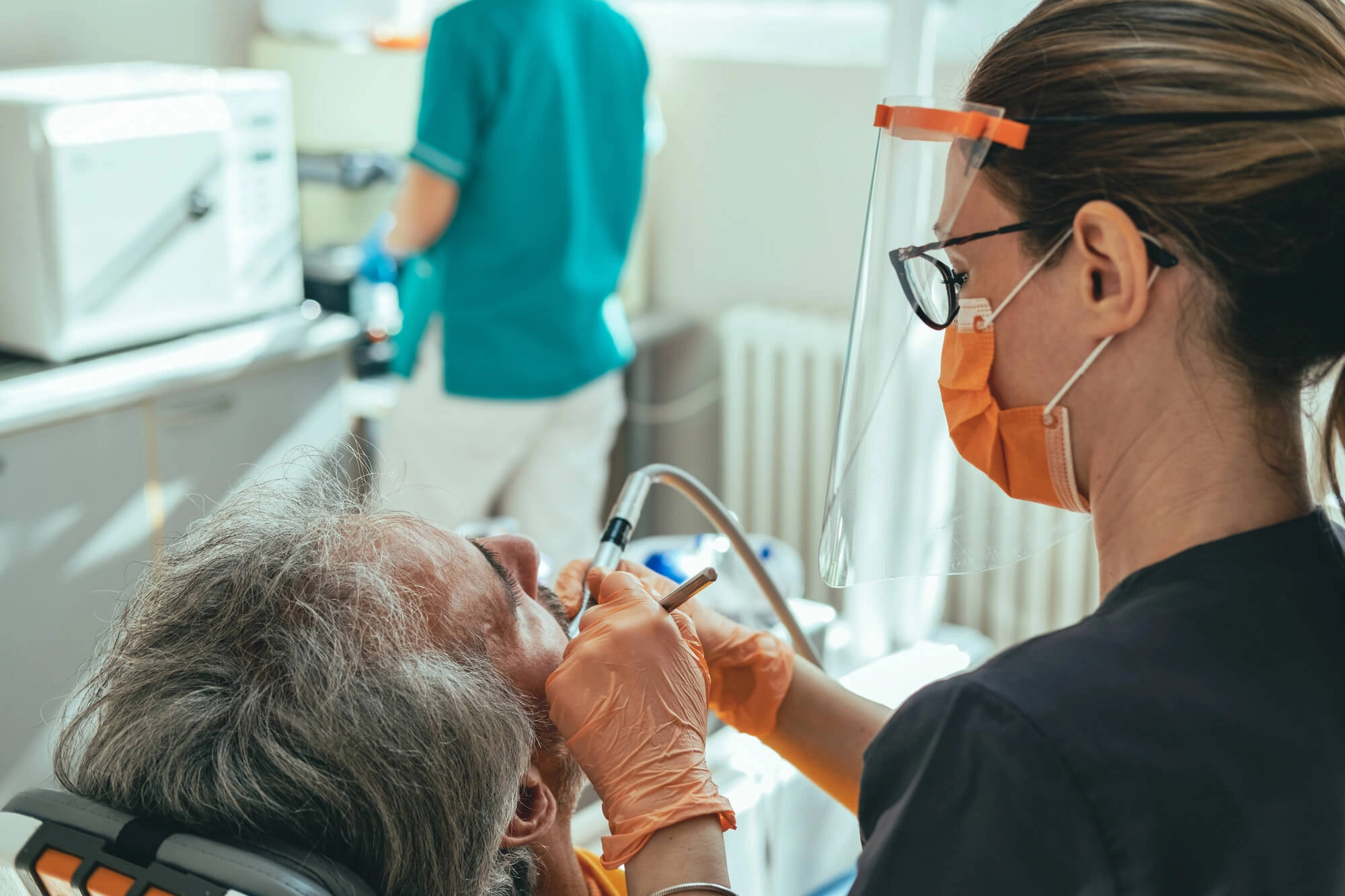 Senior-man-getting-his-all-on-4-dental-implants-palm-beach-gardens