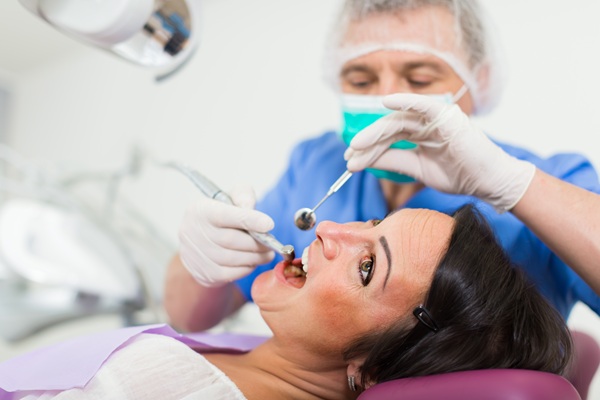 When To See A Periodontist For A Tooth Extraction